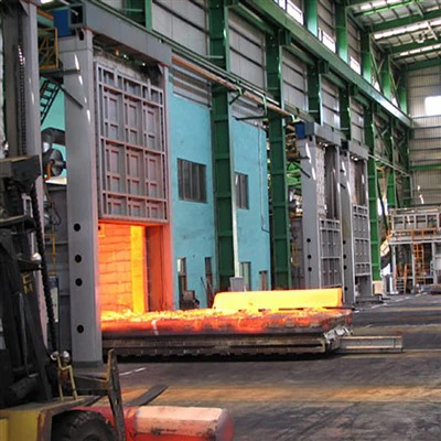 トロリータイプの鍛造炉